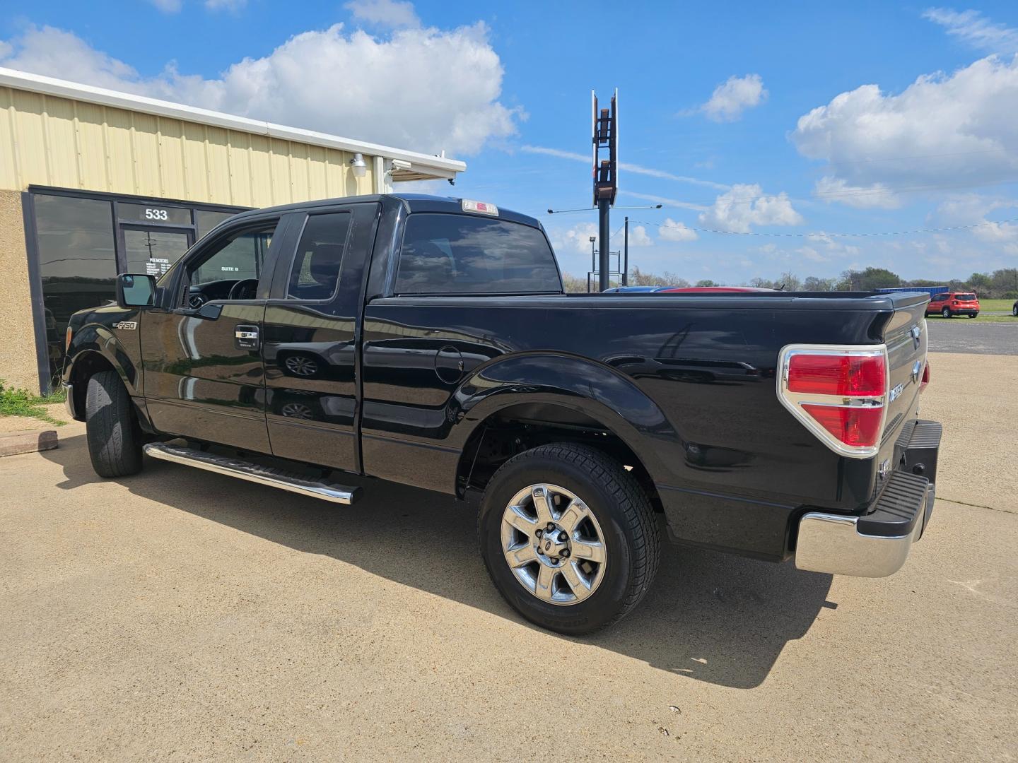 2013 BLACK Ford F-150 XLT SuperCab 8-ft. Bed 2WD (1FTEX1CM6DK) with an 3.7L V6 DOHC 24V engine, 6-Speed Automatic transmission, located at 533 S Seven Points BLVD, Seven Points, TX, 75143, (430) 255-4030, 32.313999, -96.209351 - Photo#3